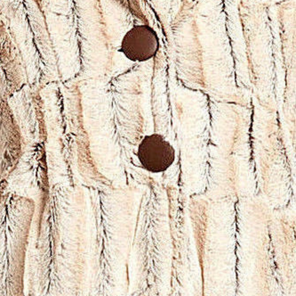 FuZZy FauX FUR Short RetRo StyLE Big Button COAT - Picture 2 of 2